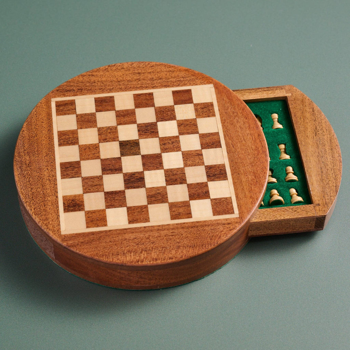 Acacia Wood Round Magnetic Chess Set