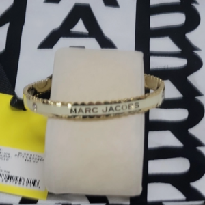 Marc Jacobs Signed Bangle Bracelet Cream Gold Round 2.75 in NWT & Pouch - Image 3