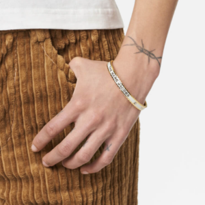Marc Jacobs Signed Bangle Bracelet Cream Gold Round 2.75 in NWT & Pouch - Image 4