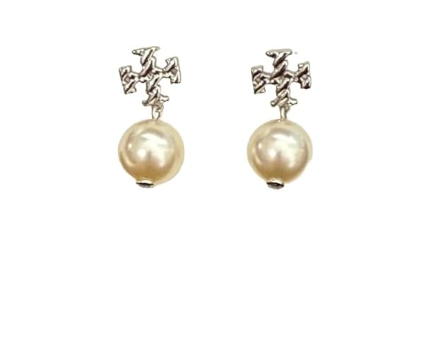 Tory Burch Textured Rope Logo Pearl Drop Earring (Tory Silver Pearl) - Image 4